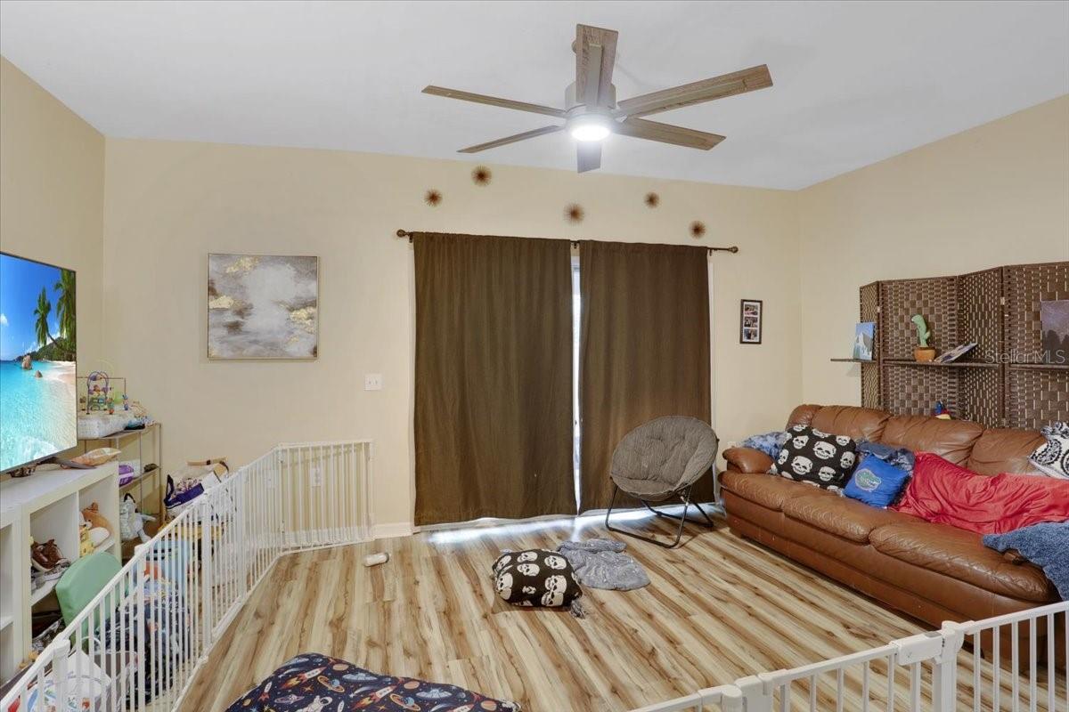 Image 3 of 28 For 13200 Newberry Road Cc164