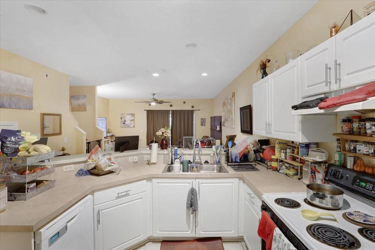 Image 5 of 28 For 13200 Newberry Road Cc164