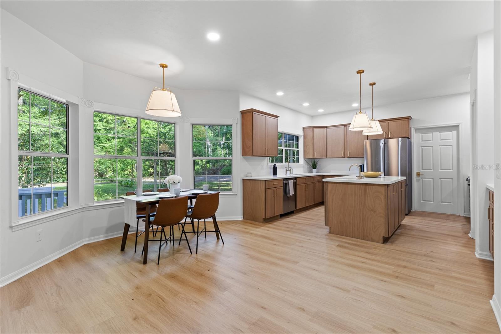 Image 10 of 45 For 276 Woodland Avenue