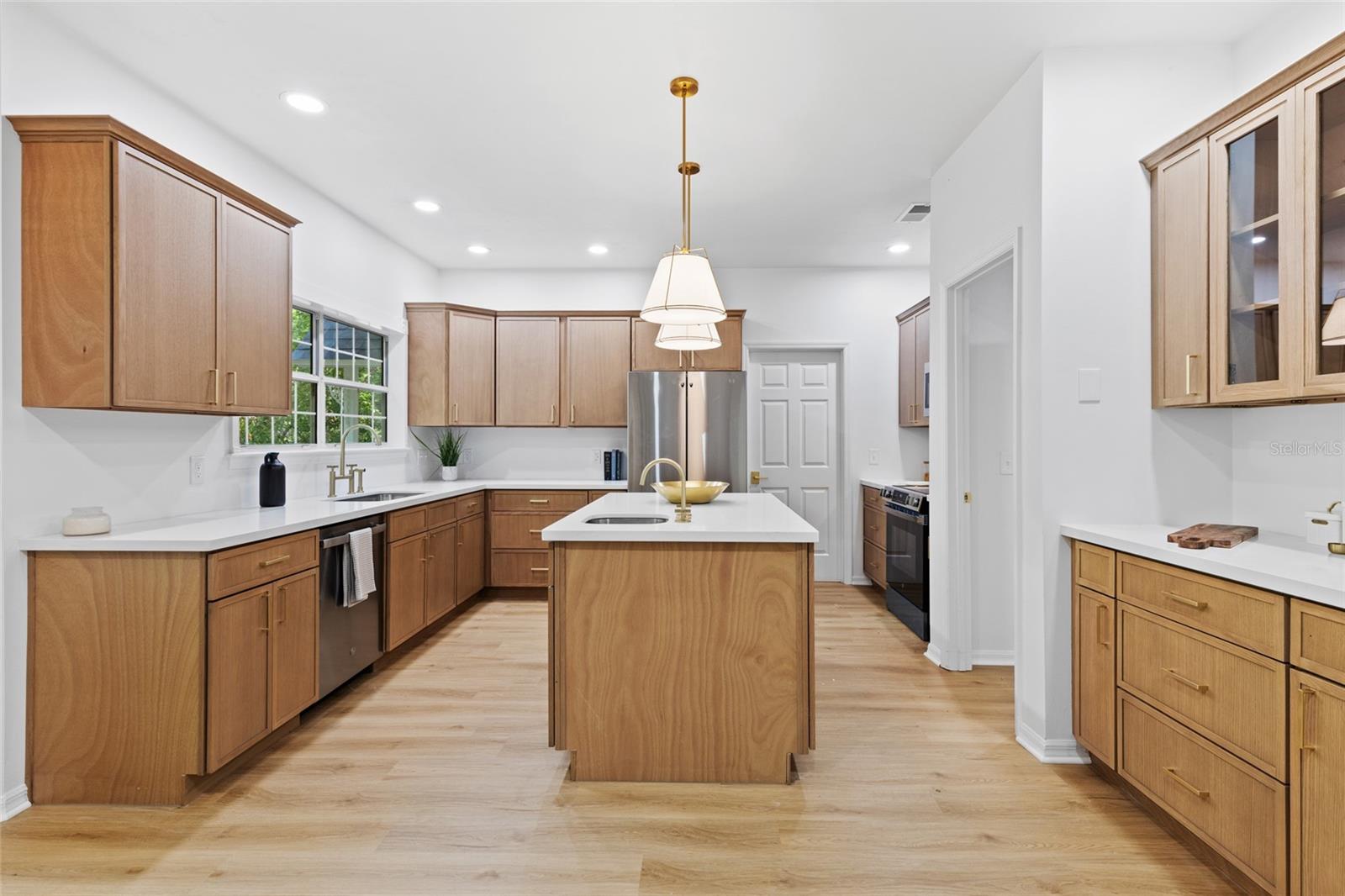 Image 11 of 45 For 276 Woodland Avenue