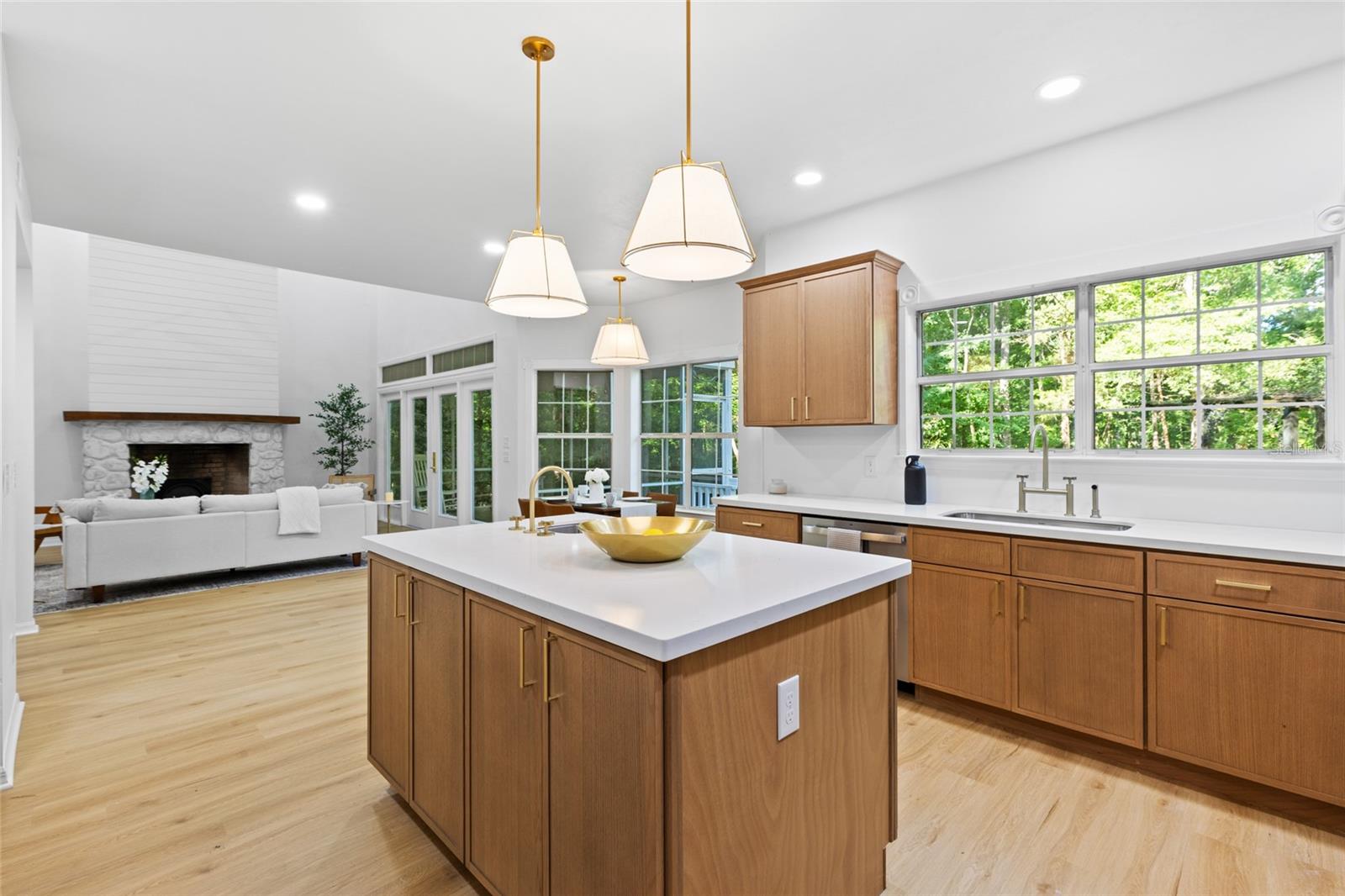 Image 14 of 45 For 276 Woodland Avenue