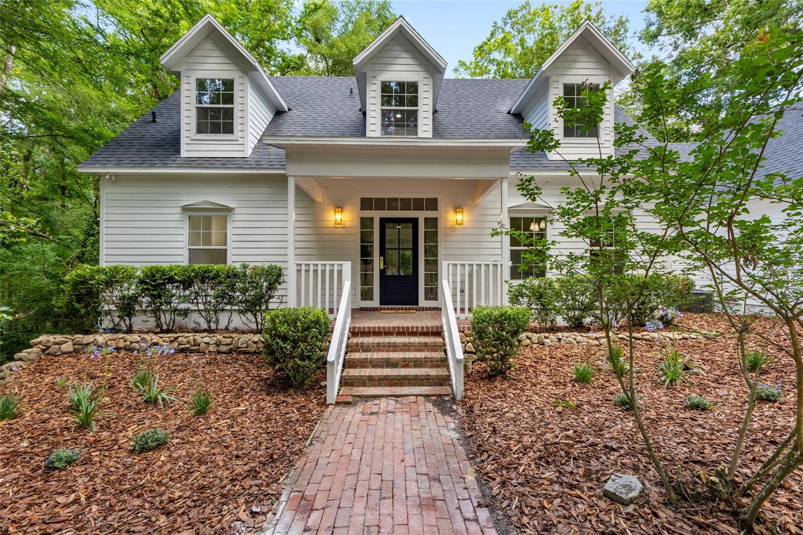 Image 2 of 45 For 276 Woodland Avenue