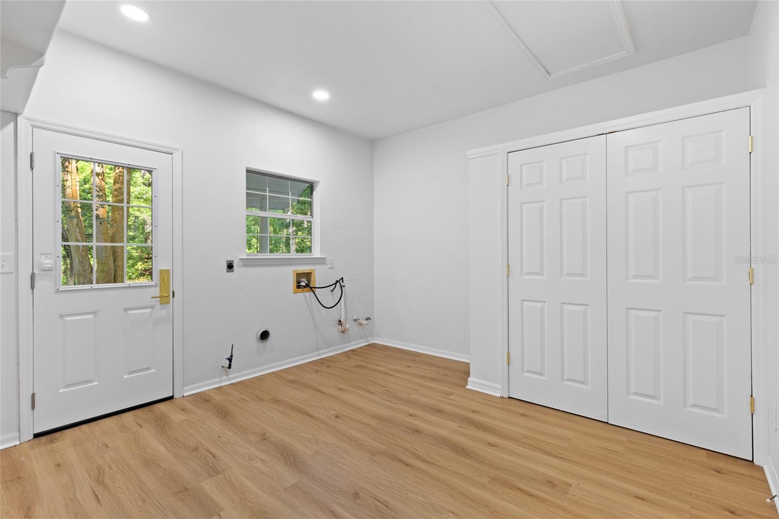 Image 30 of 45 For 276 Woodland Avenue