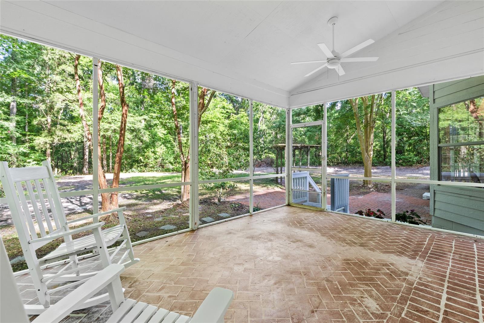 Image 32 of 45 For 276 Woodland Avenue