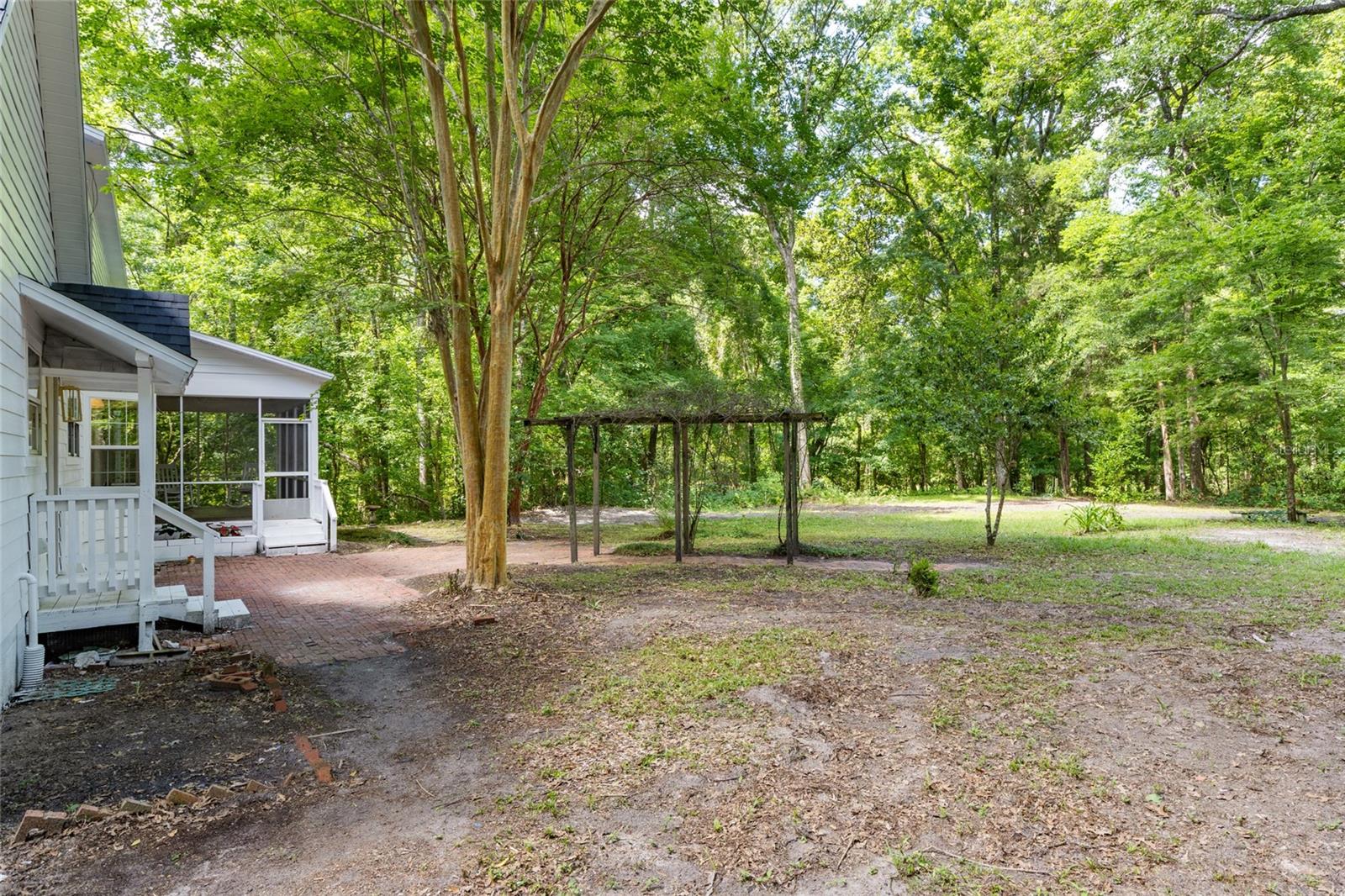 Image 33 of 45 For 276 Woodland Avenue