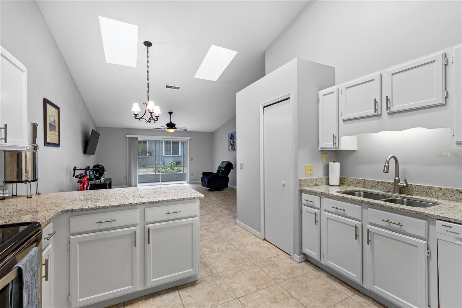 Image 11 of 24 For 364 48th Boulevard K