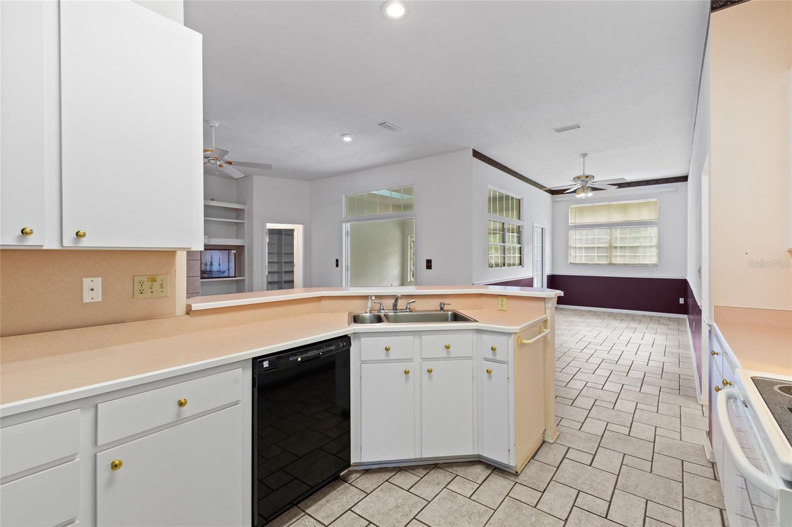 Image 10 of 34 For 6915 49th Street