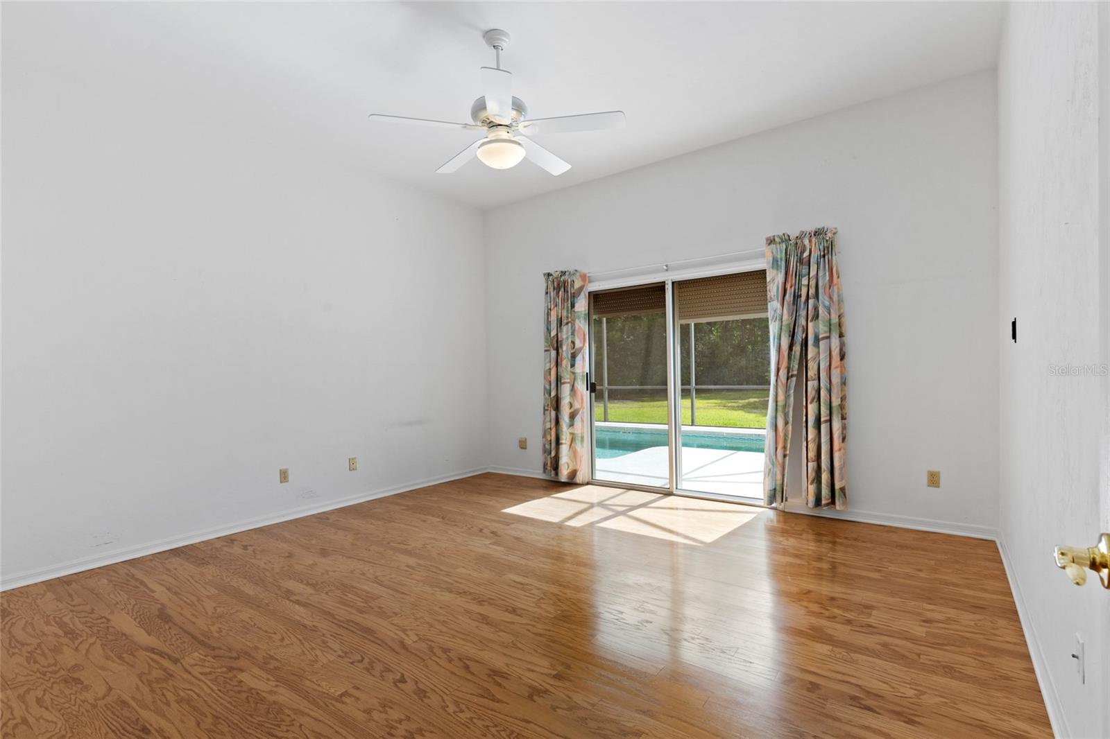 Image 21 of 34 For 6915 49th Street