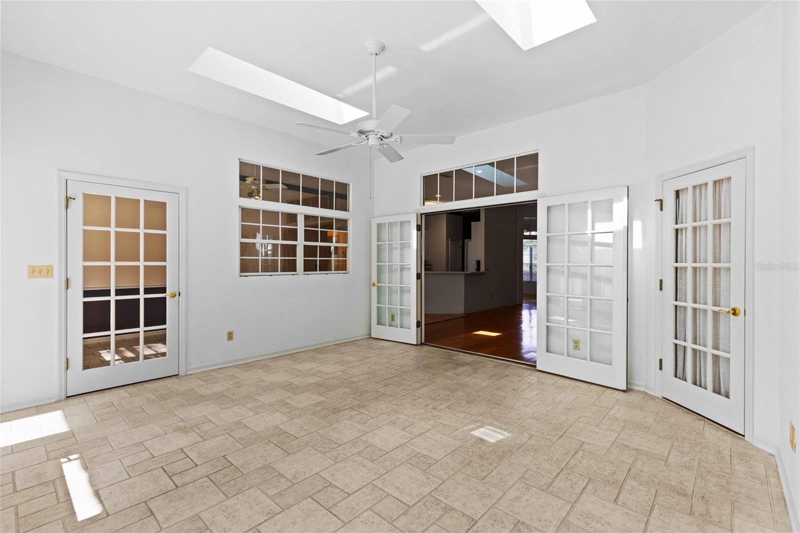 Image 26 of 34 For 6915 49th Street
