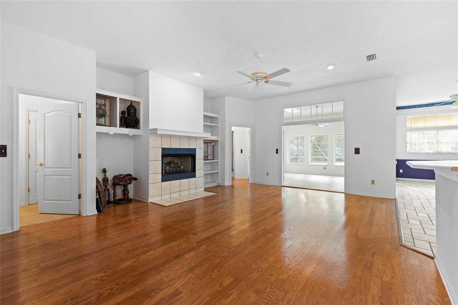 Image 5 of 34 For 6915 49th Street
