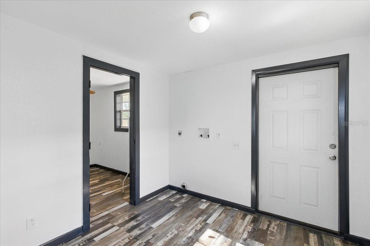 Image 21 of 38 For 203 1st Avenue Se