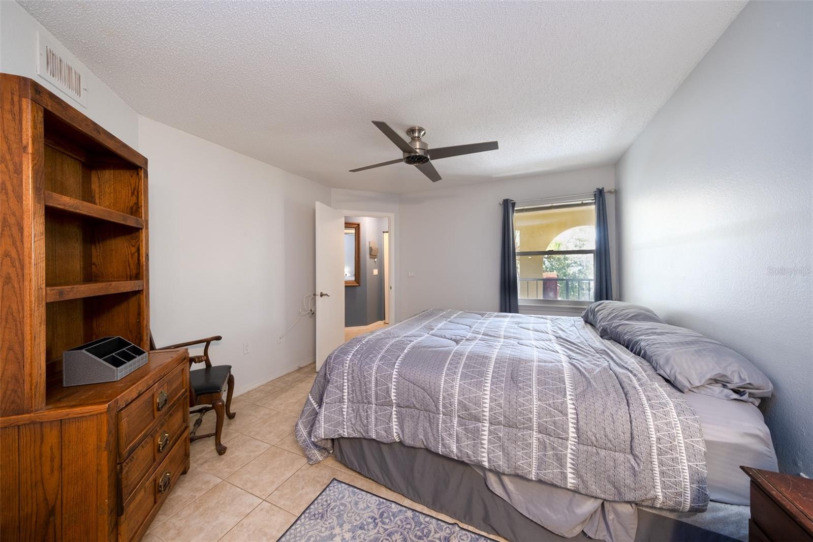 Image 10 of 23 For 12700 Equestrian Cir  2508