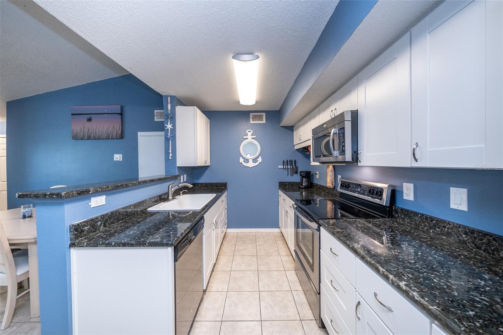 Image 7 of 23 For 12700 Equestrian Cir  2508