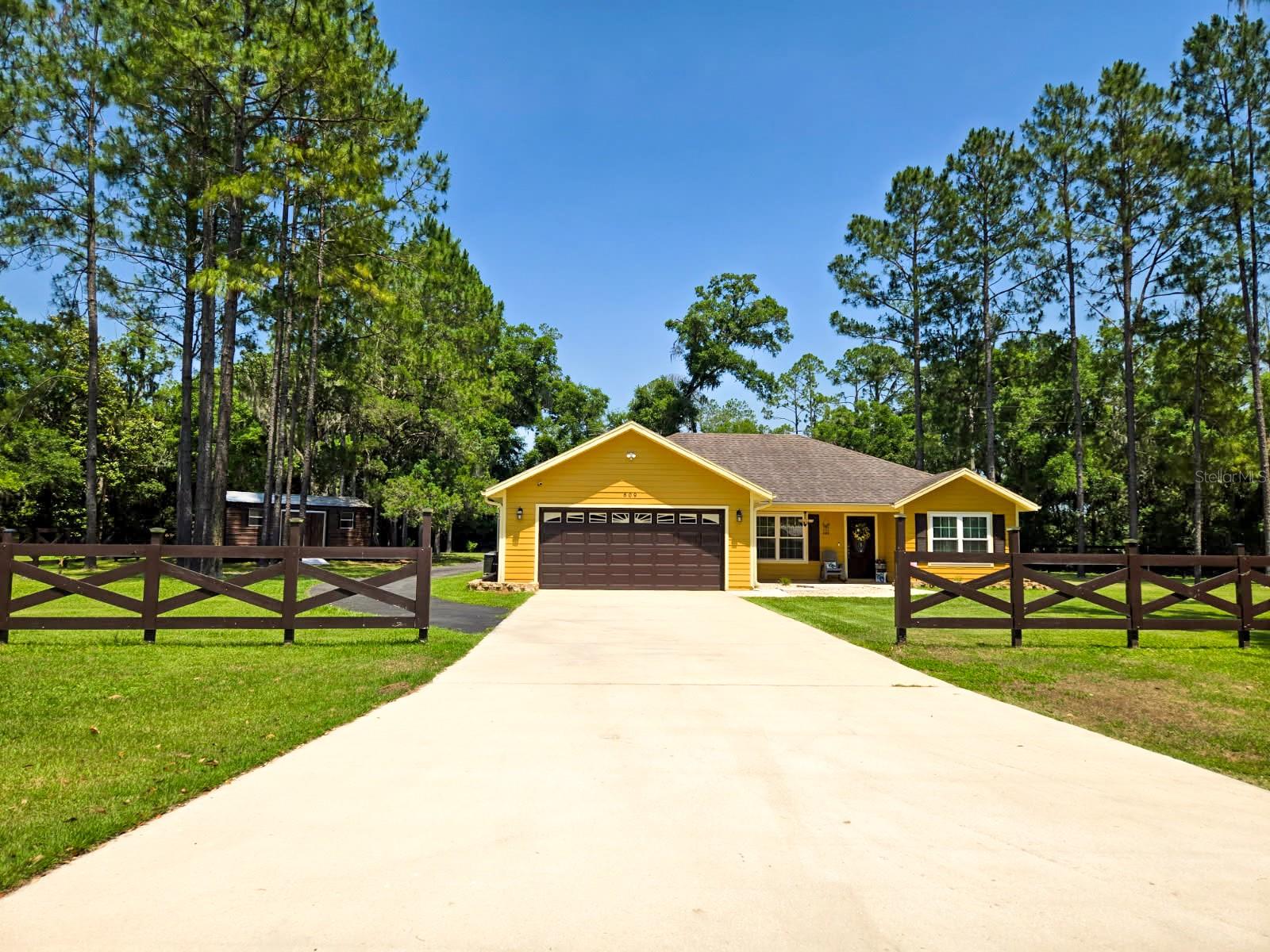 Details for 609 2nd Street, WILLISTON, FL 32696