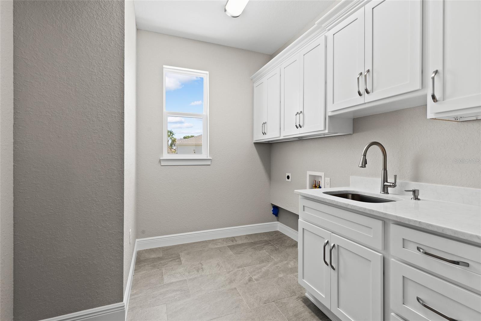 Image 17 of 54 For 17781 72nd Street Road