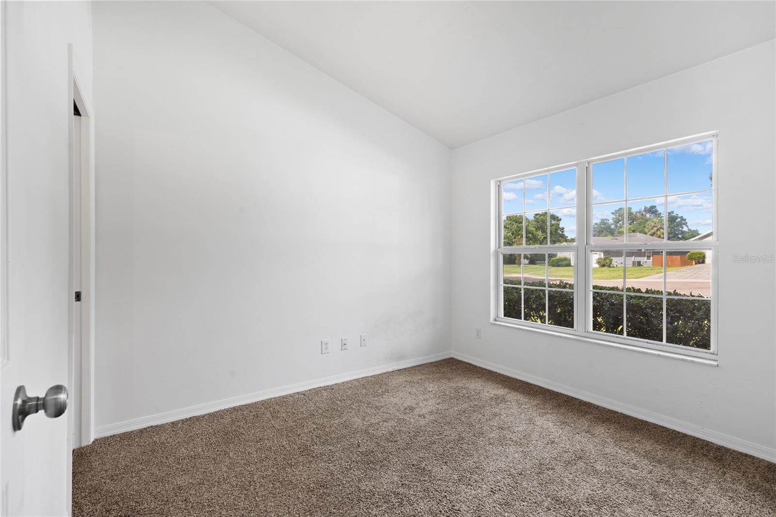 Image 17 of 33 For 6454 84th Terrace