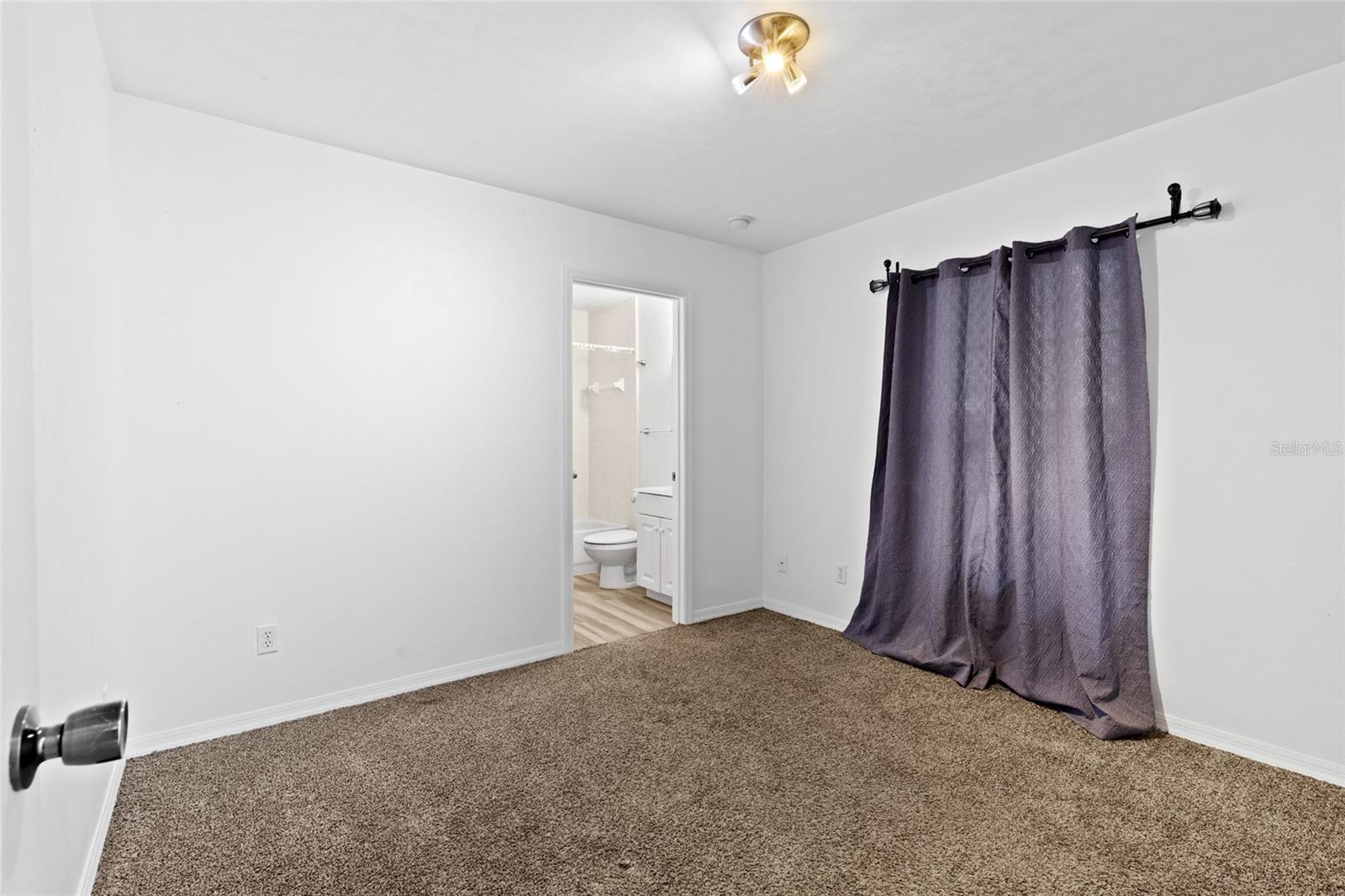 Image 20 of 33 For 6454 84th Terrace