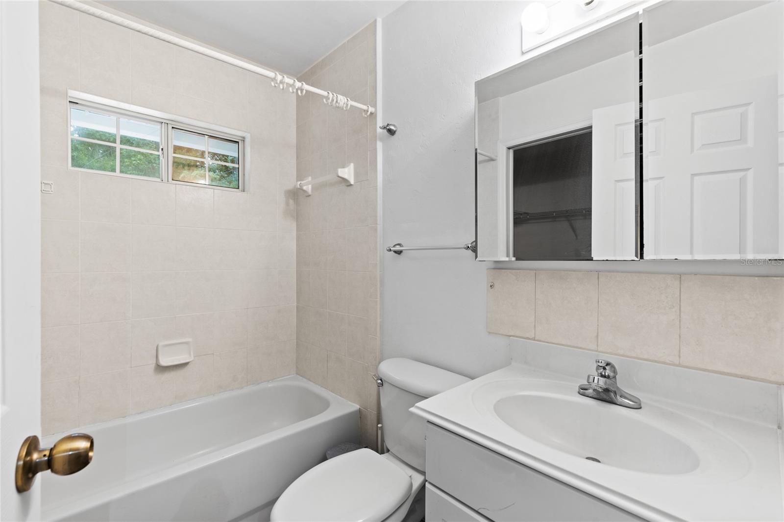 Image 21 of 33 For 6454 84th Terrace