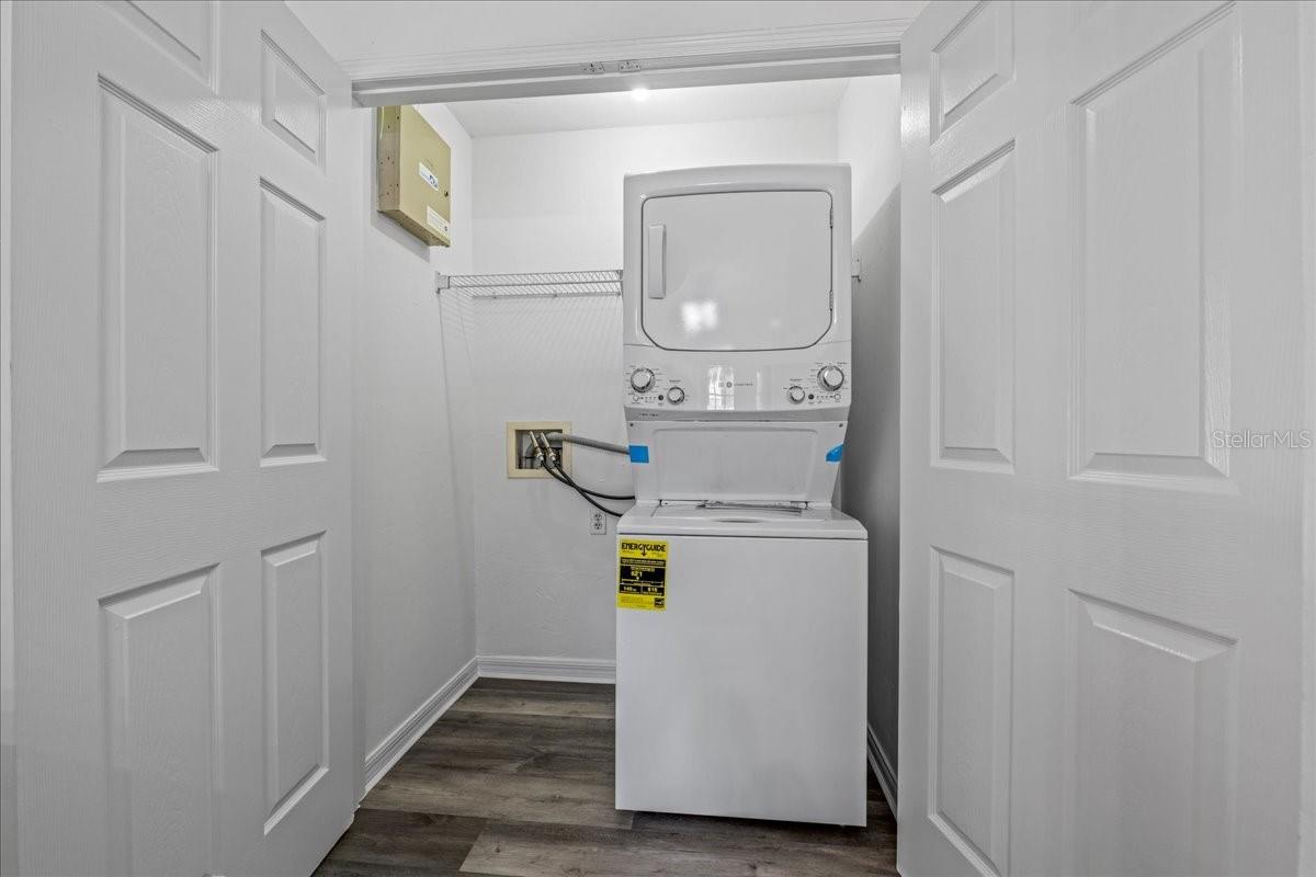 Image 12 of 26 For 415 10th Street