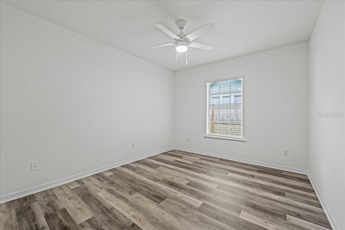 Image 13 of 26 For 415 10th Street