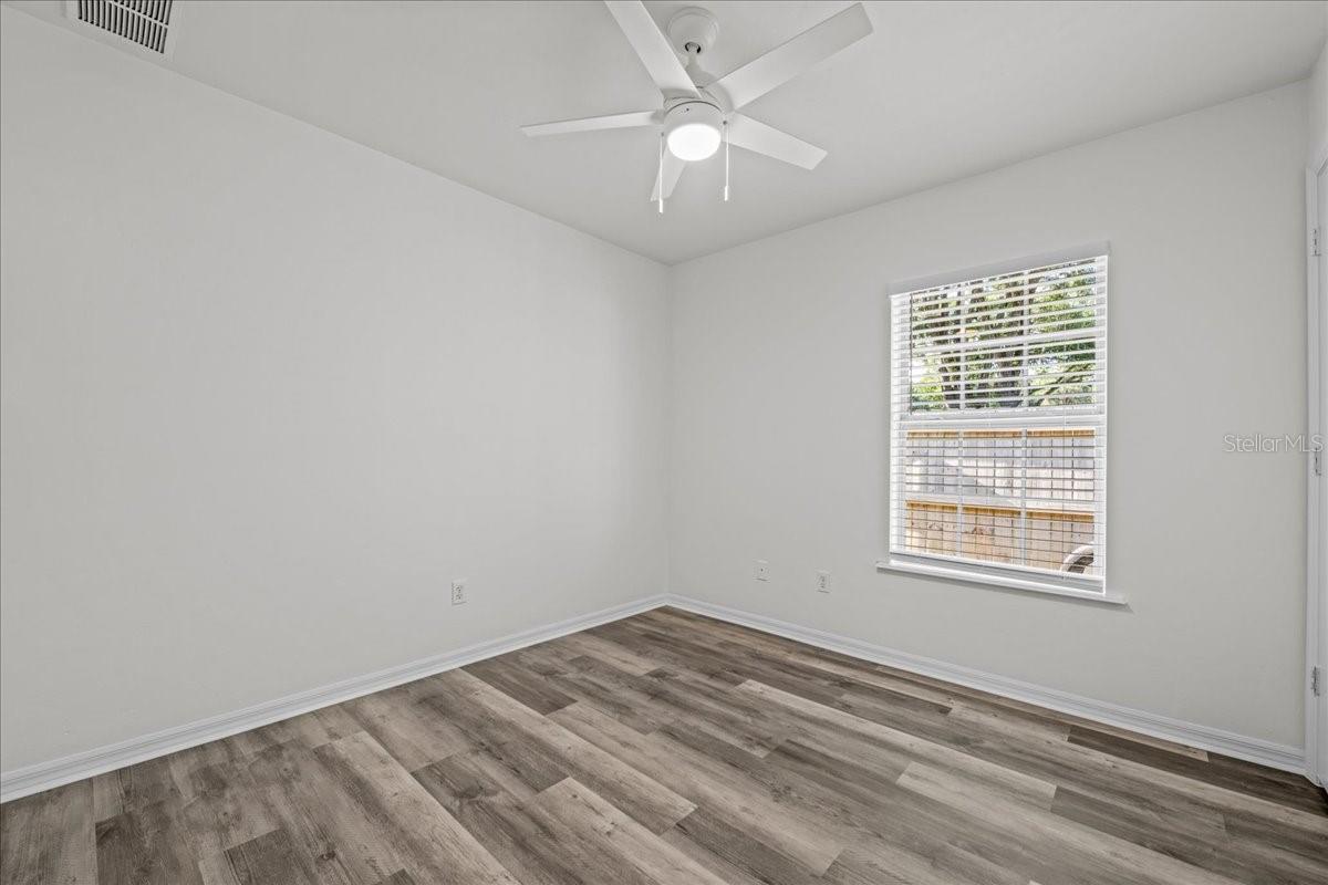 Image 15 of 26 For 415 10th Street