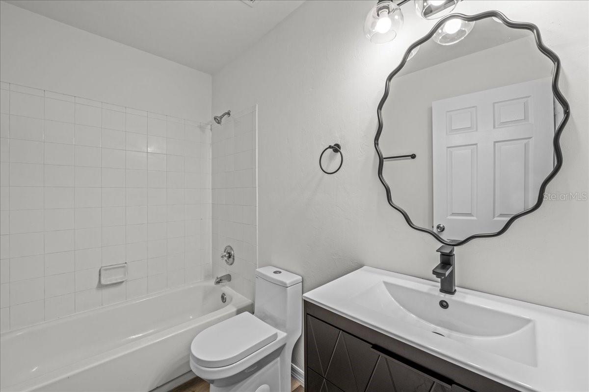 Image 16 of 26 For 415 10th Street