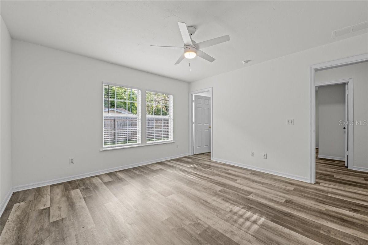 Image 18 of 26 For 415 10th Street