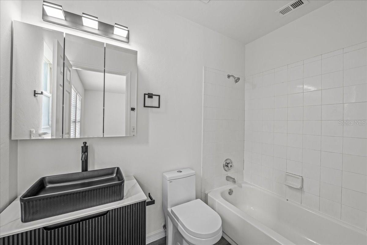 Image 19 of 26 For 415 10th Street