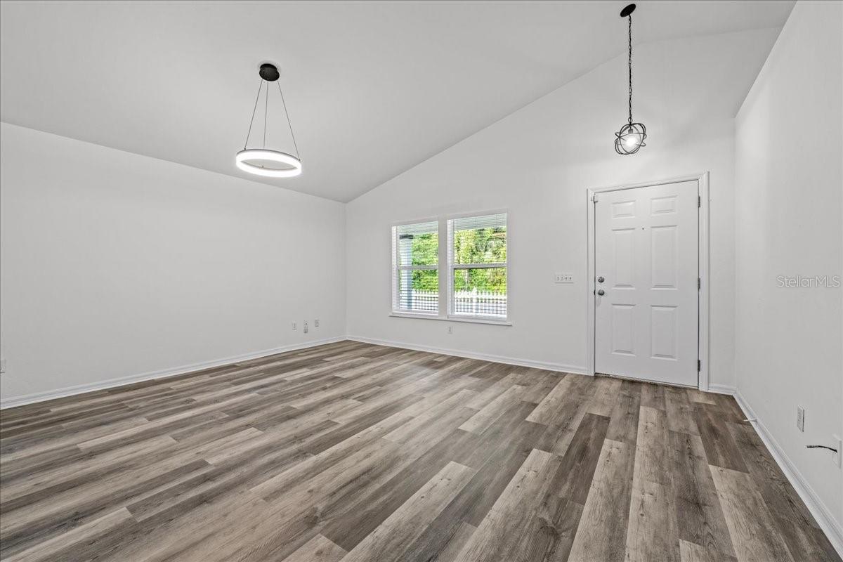 Image 5 of 26 For 415 10th Street