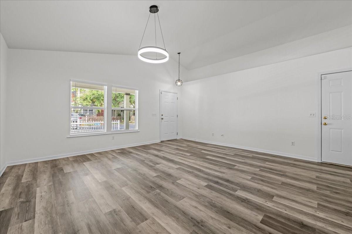 Image 6 of 26 For 415 10th Street