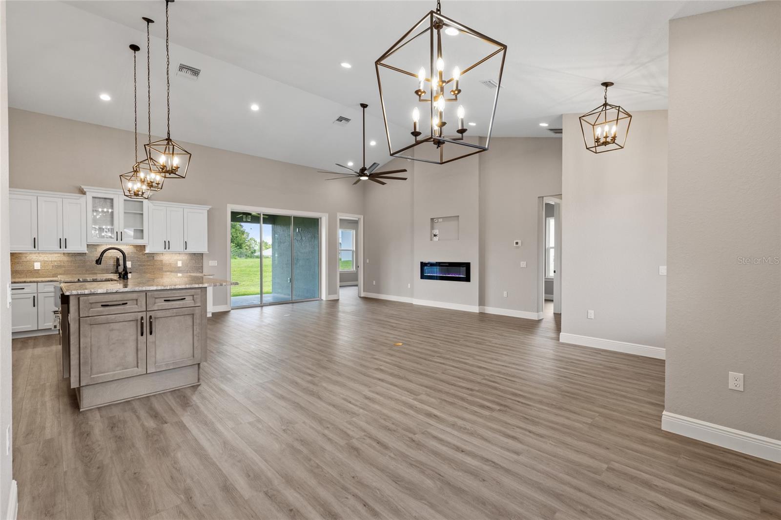 Image 11 of 36 For 17887 72nd Street Road