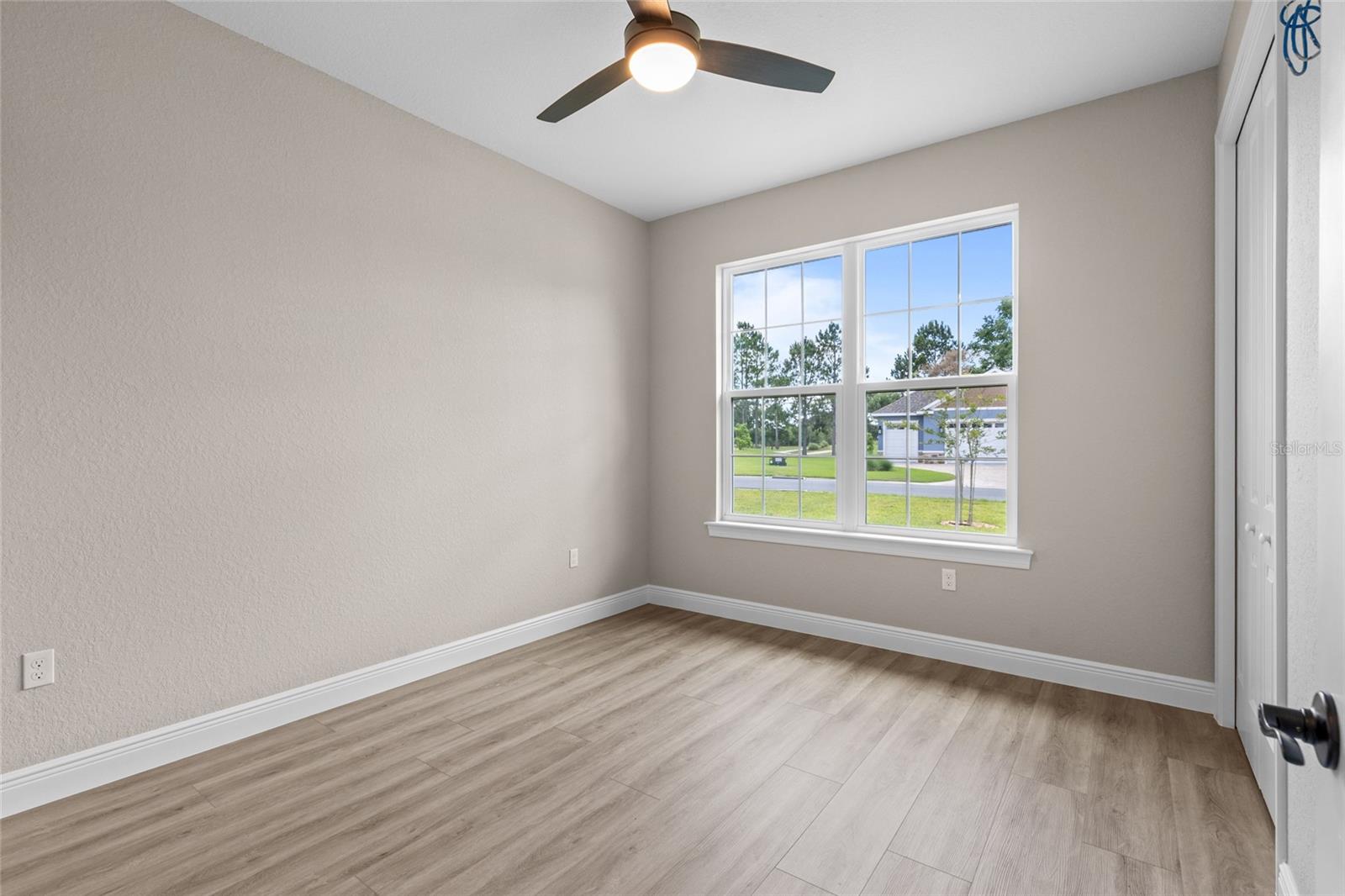 Image 23 of 36 For 17887 72nd Street Road