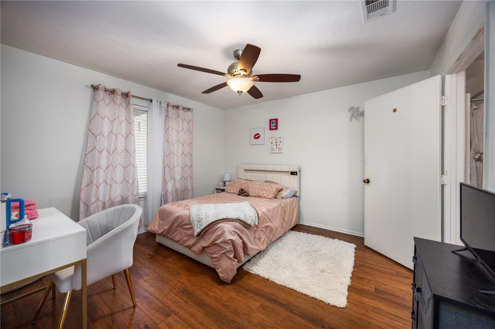 Image 18 of 33 For 4000 23rd Street 5-105