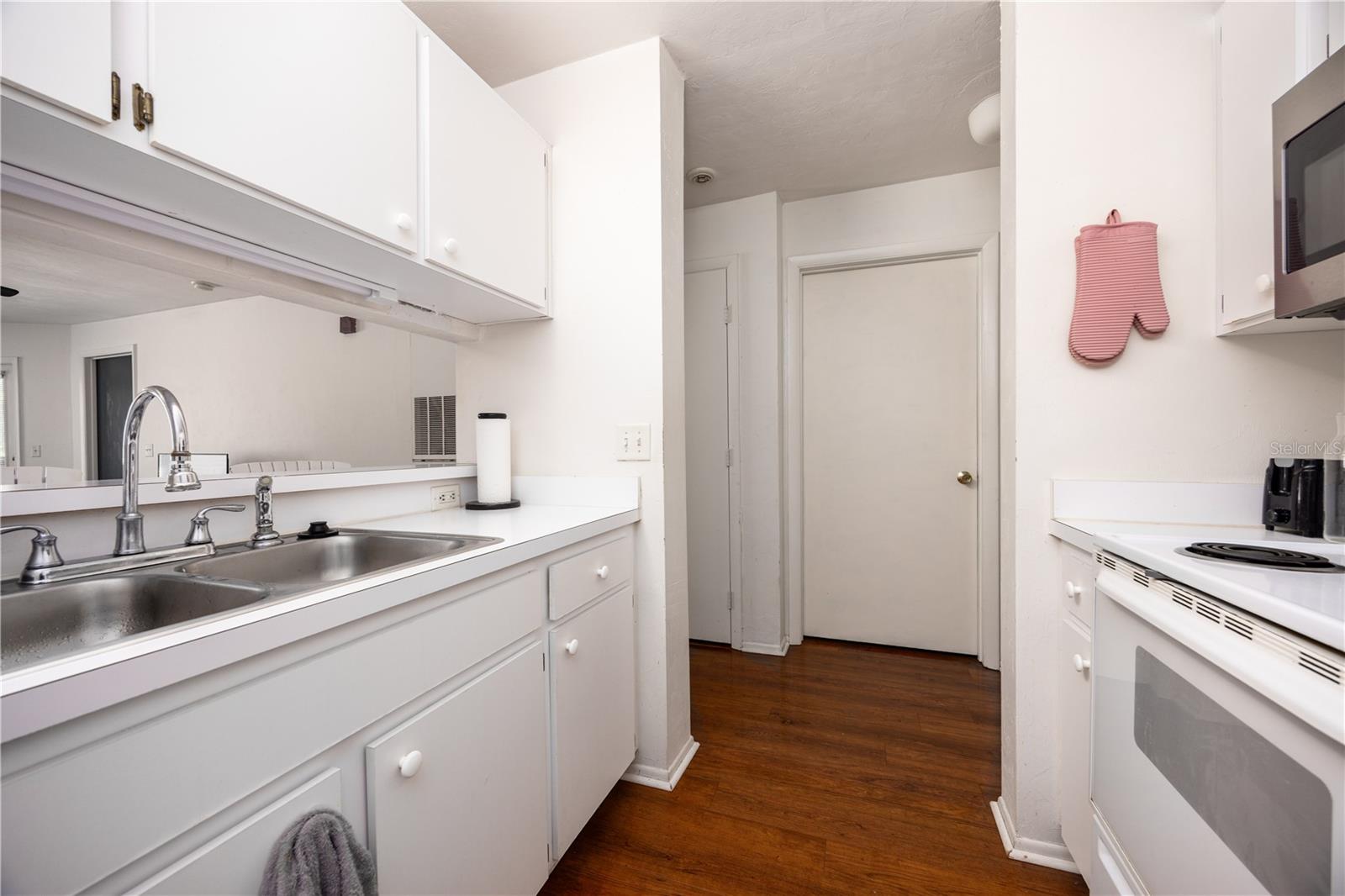 Image 5 of 33 For 4000 23rd Street 5-105