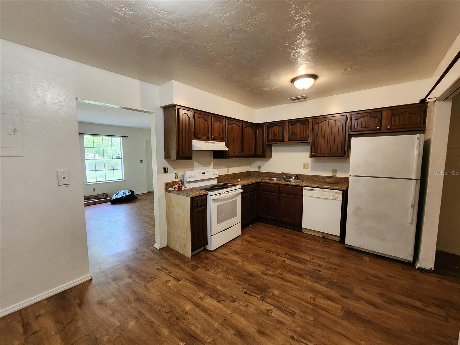 Image 3 of 8 For 5817 23 Terrace 4