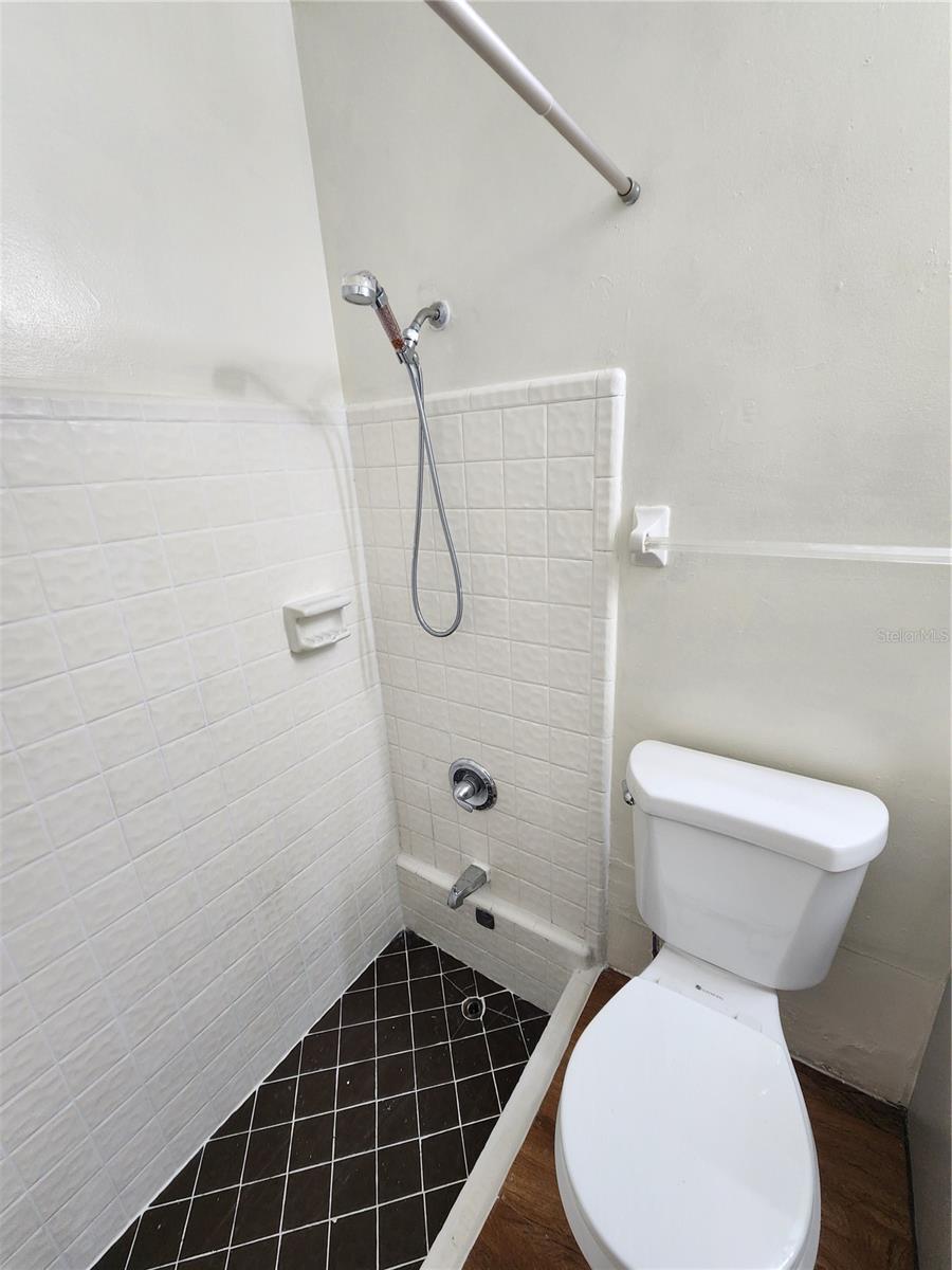 Image 7 of 8 For 5817 23 Terrace 4
