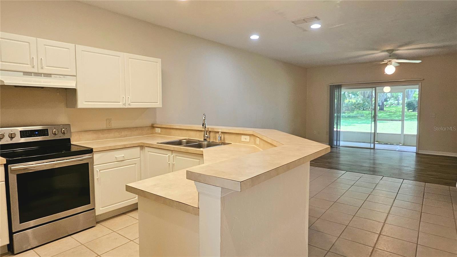 Image 6 of 34 For 13200 Newberry Road 86
