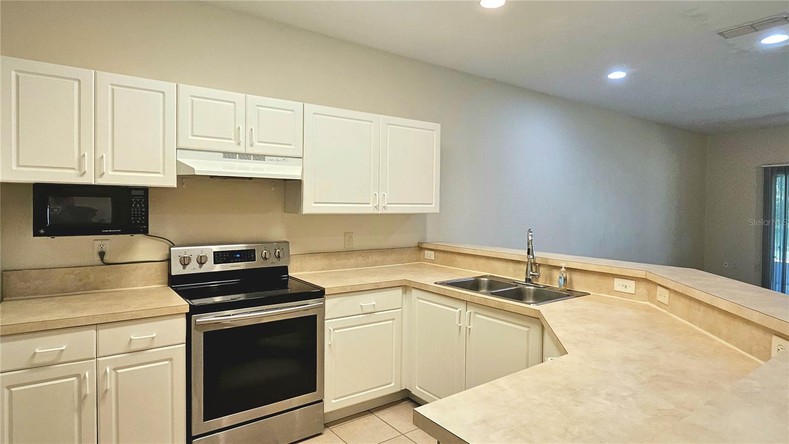 Image 7 of 34 For 13200 Newberry Road 86