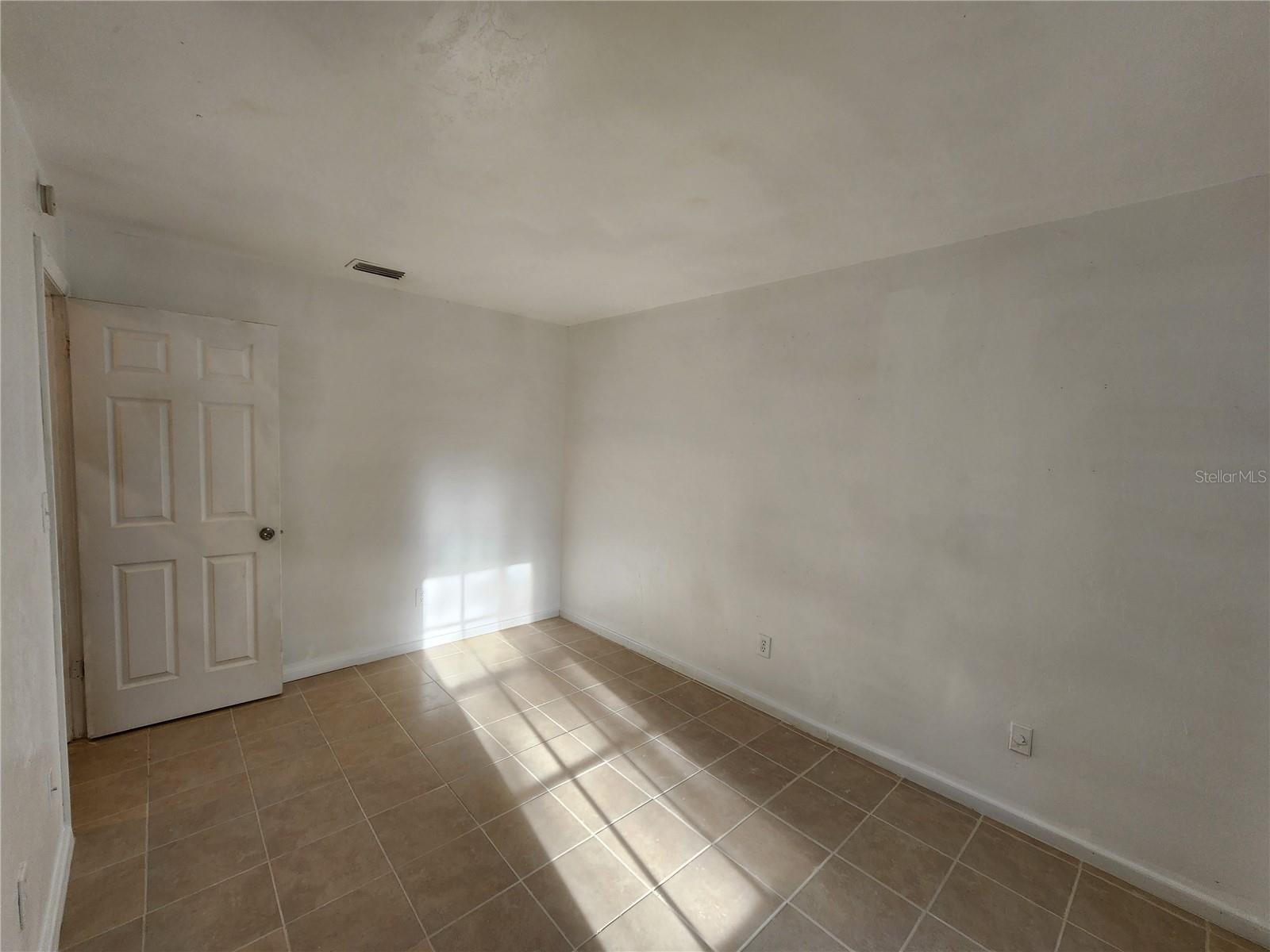 Image 12 of 17 For 6136 26 Street
