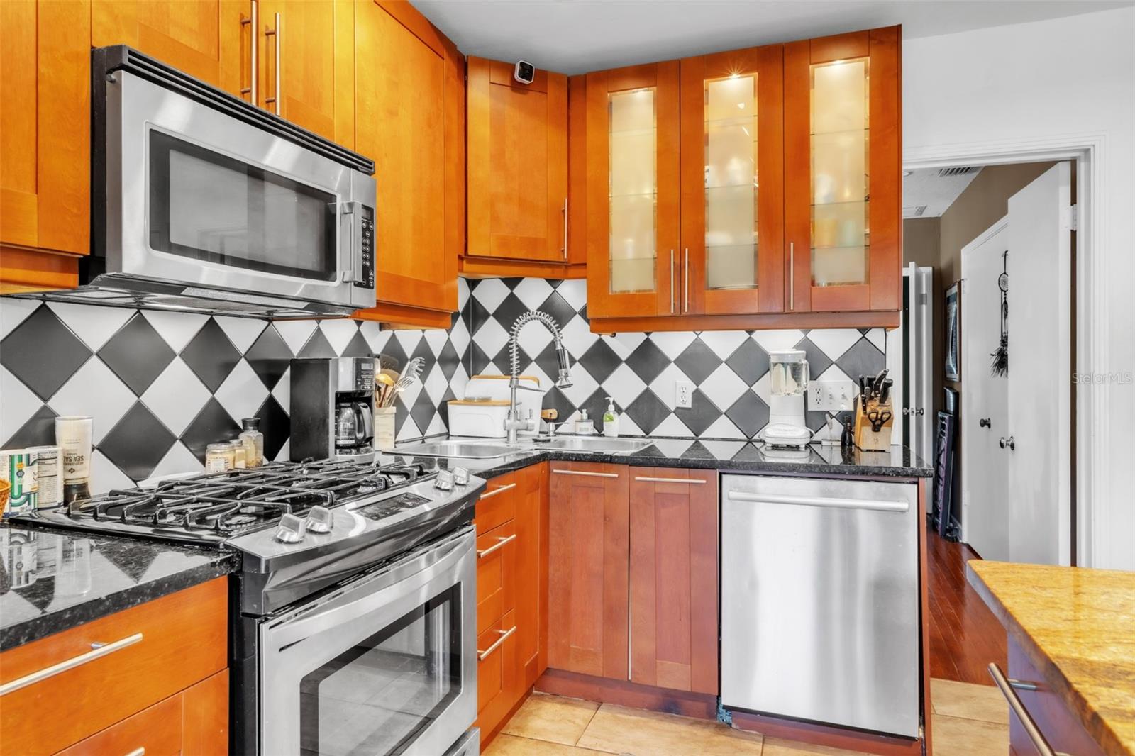 Image 11 of 21 For 161 27th Avenue N