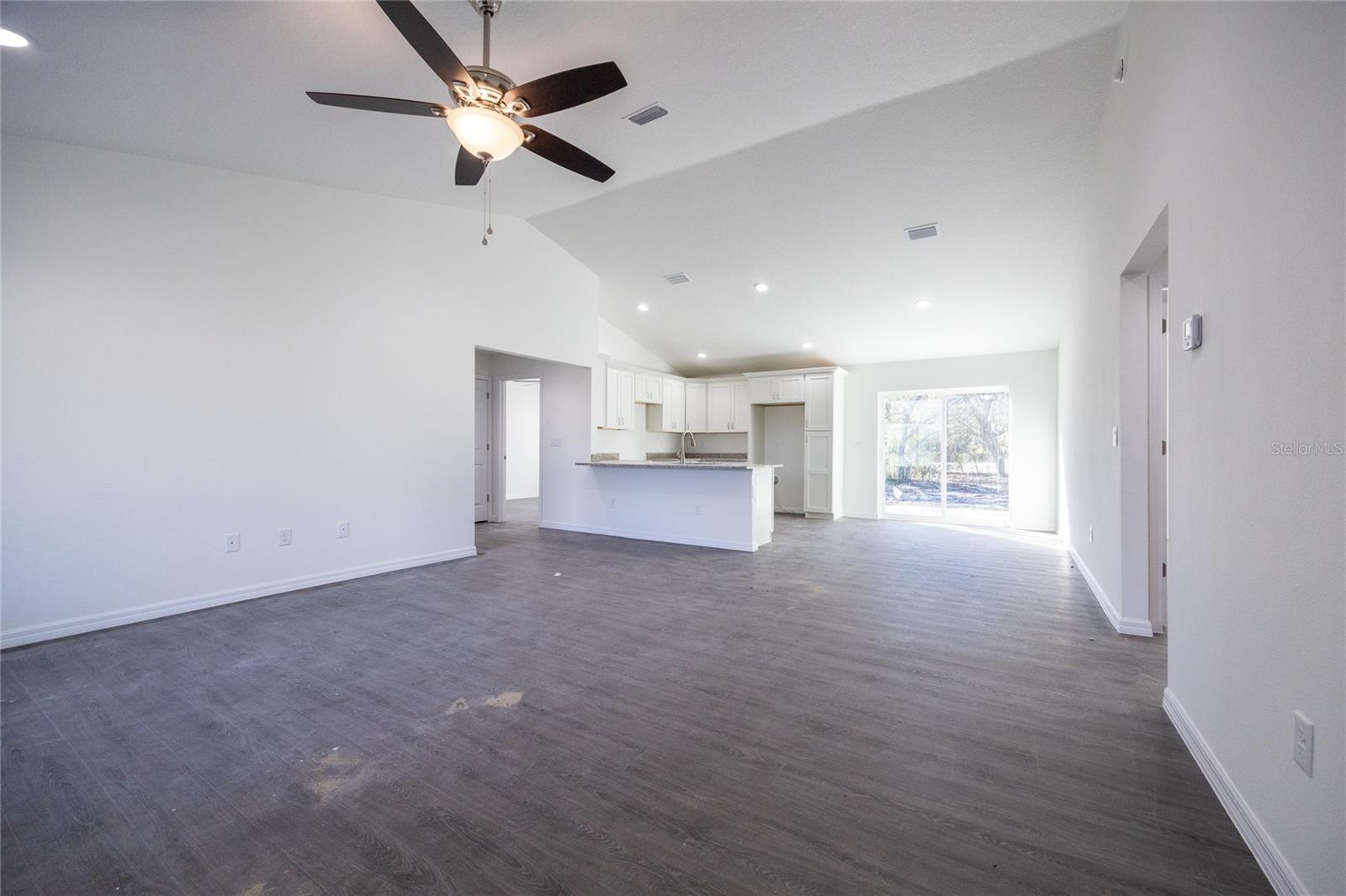 Image 4 of 20 For 8881 138th Lane