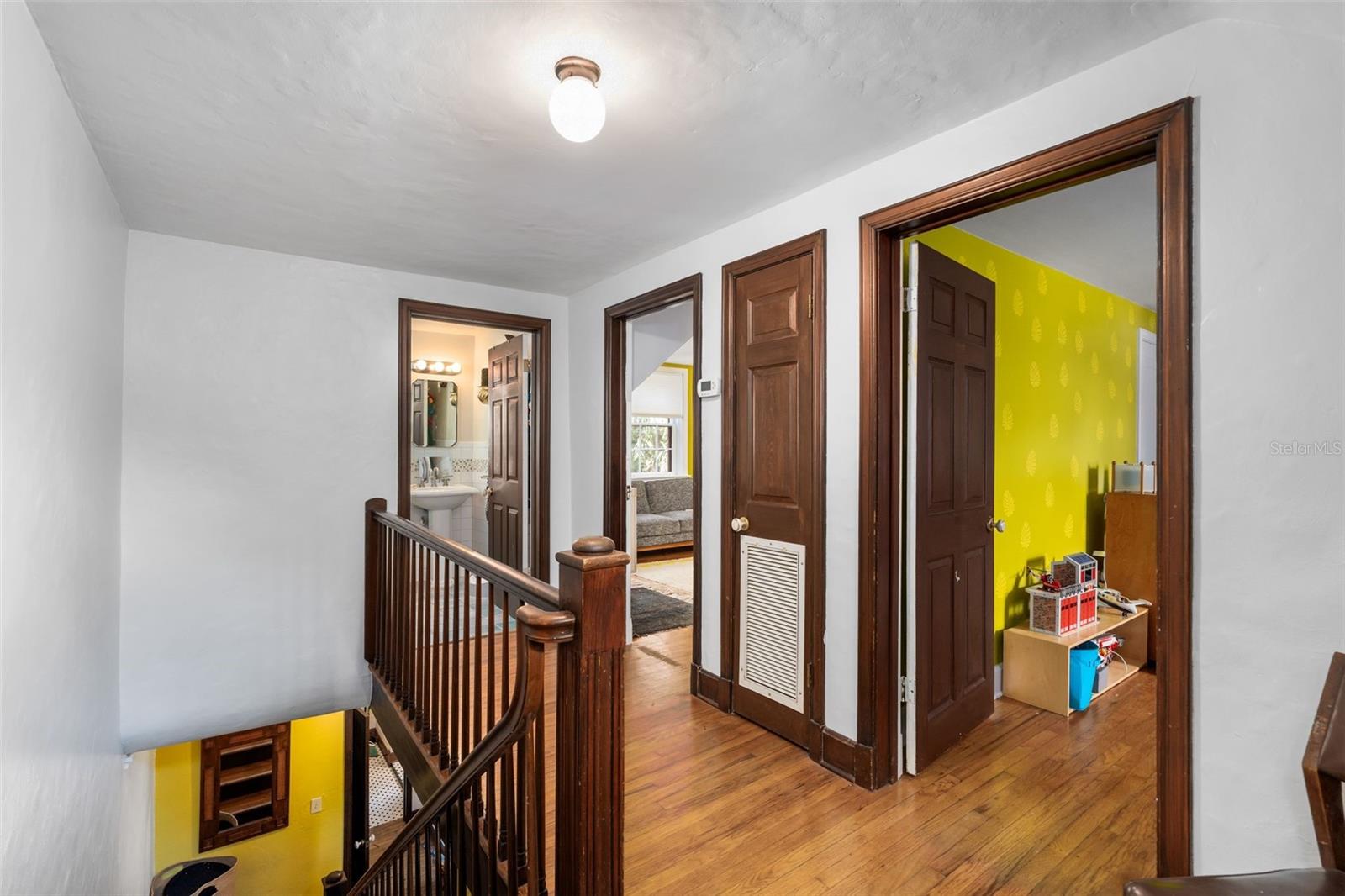 Image 13 of 41 For 535 9th Avenue