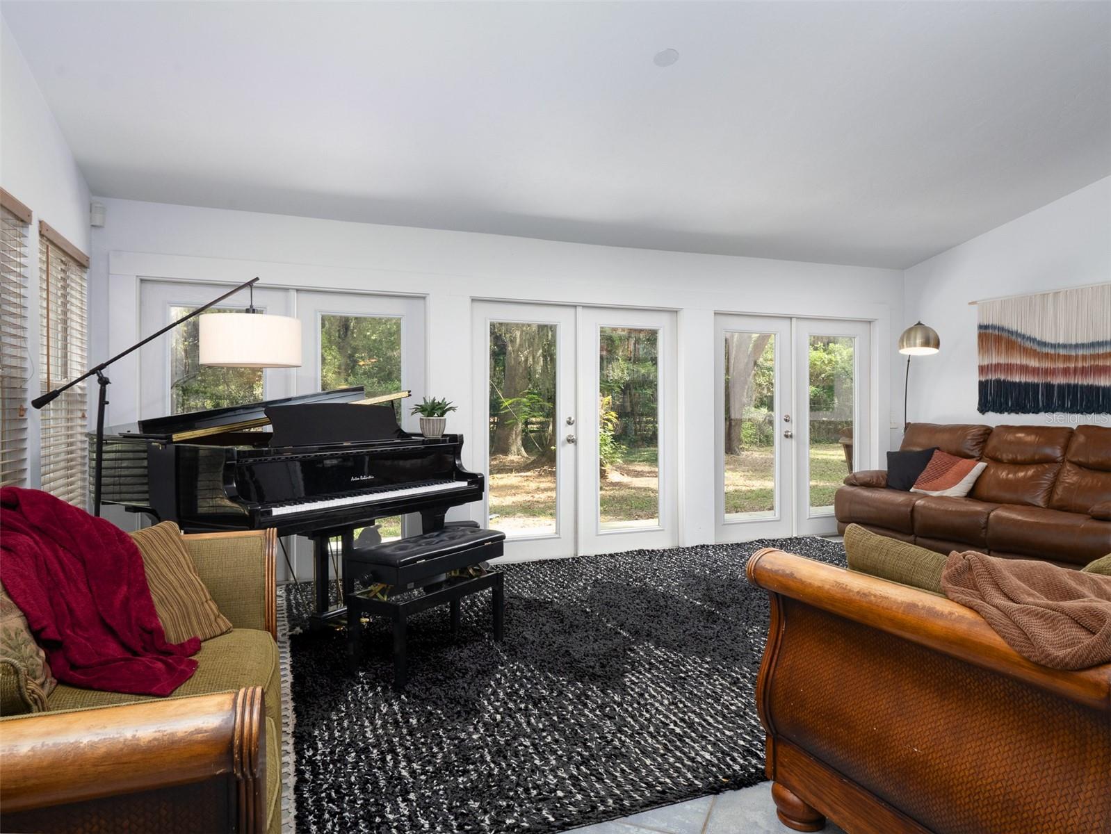 Image 11 of 54 For 818 202 Street