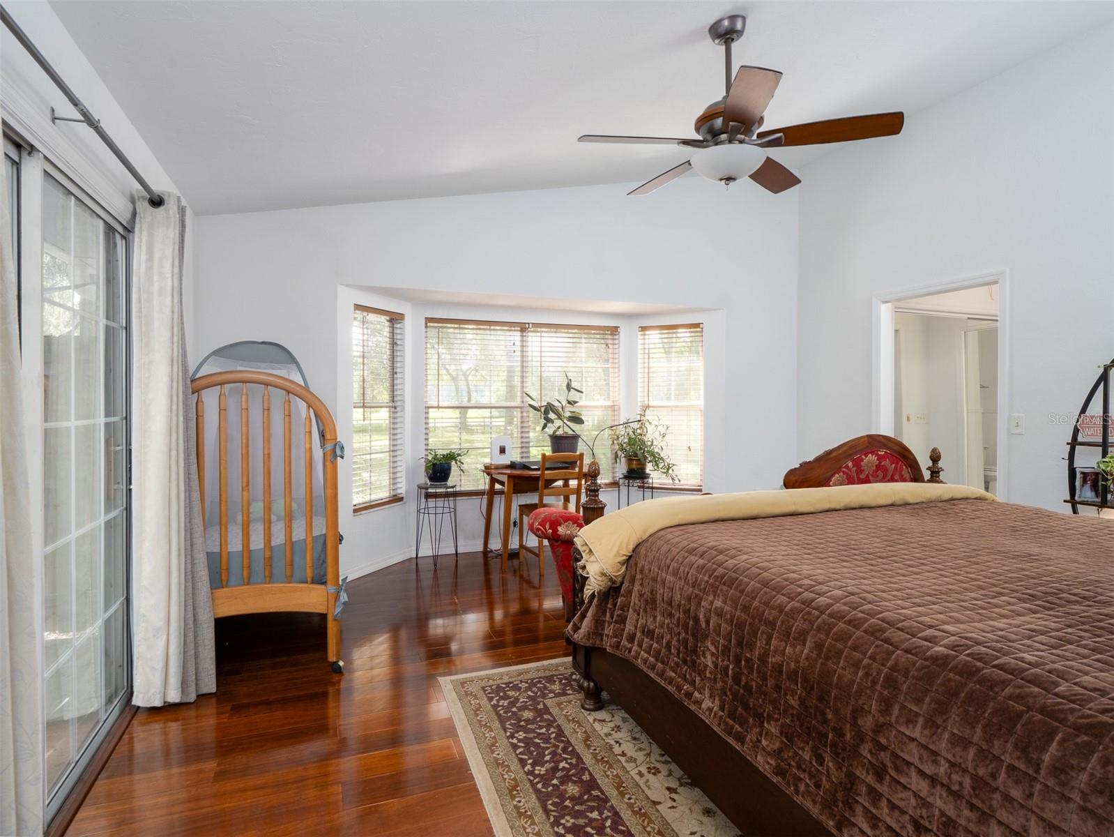 Image 13 of 54 For 818 202 Street