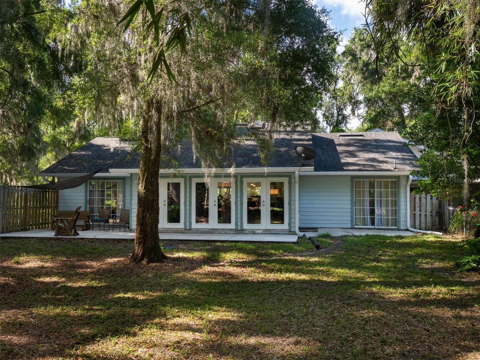 Image 2 of 54 For 818 202 Street