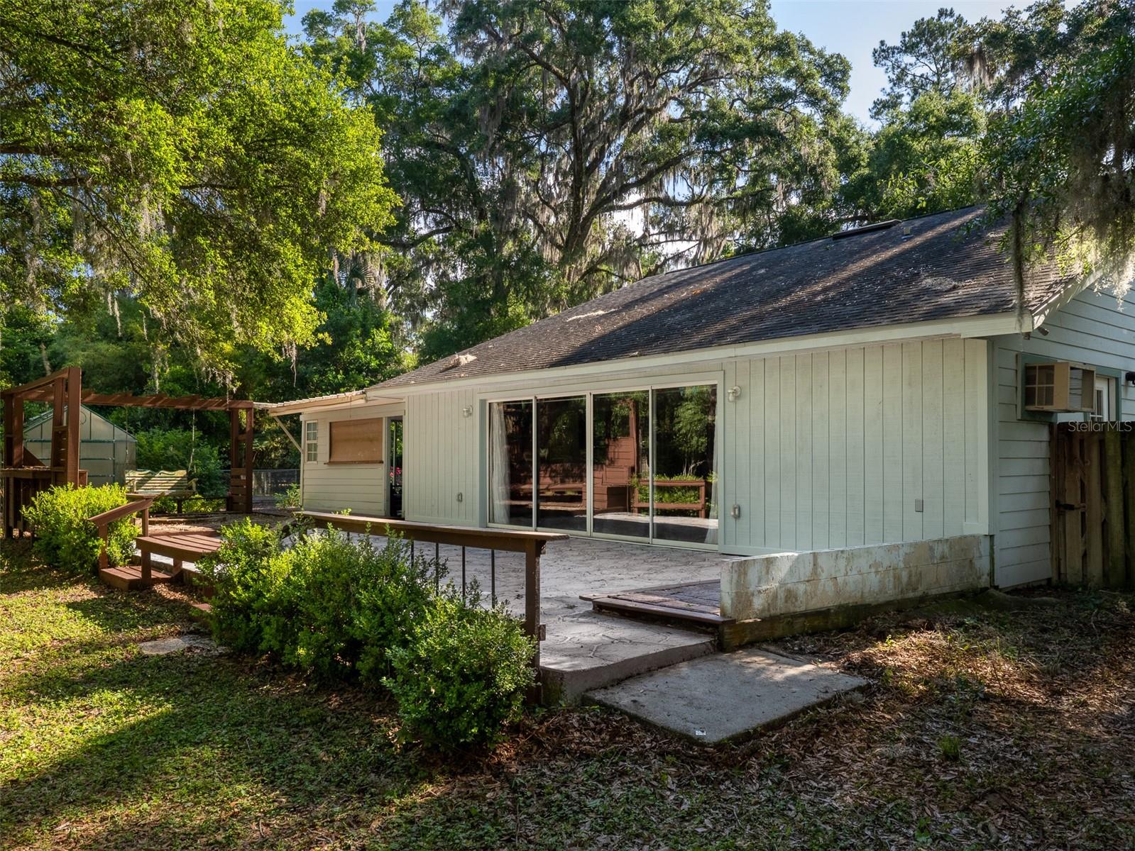 Image 3 of 54 For 818 202 Street