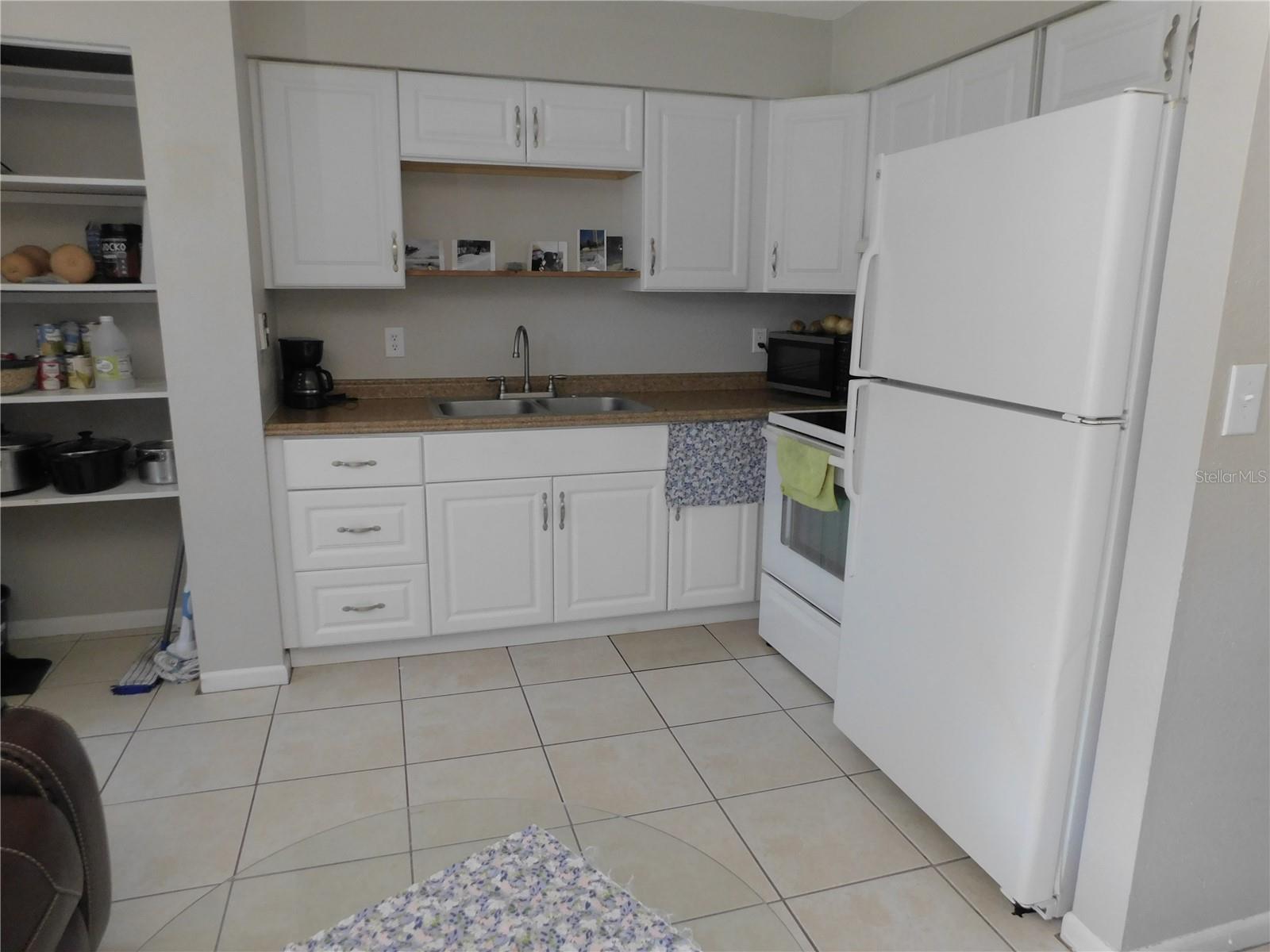 Image 10 of 46 For 721 Town Court A & B