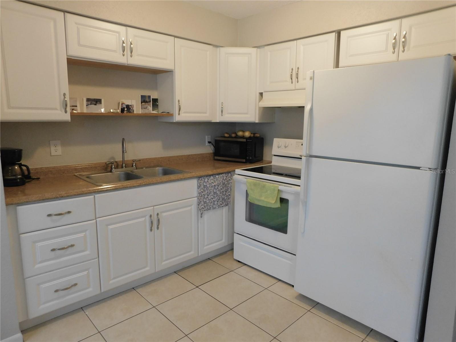 Image 11 of 46 For 721 Town Court A & B