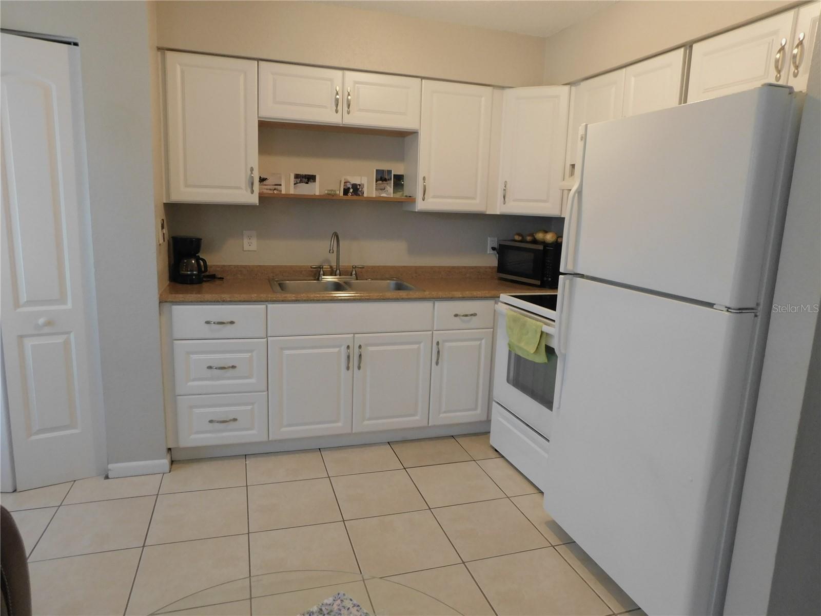 Image 12 of 46 For 721 Town Court A & B