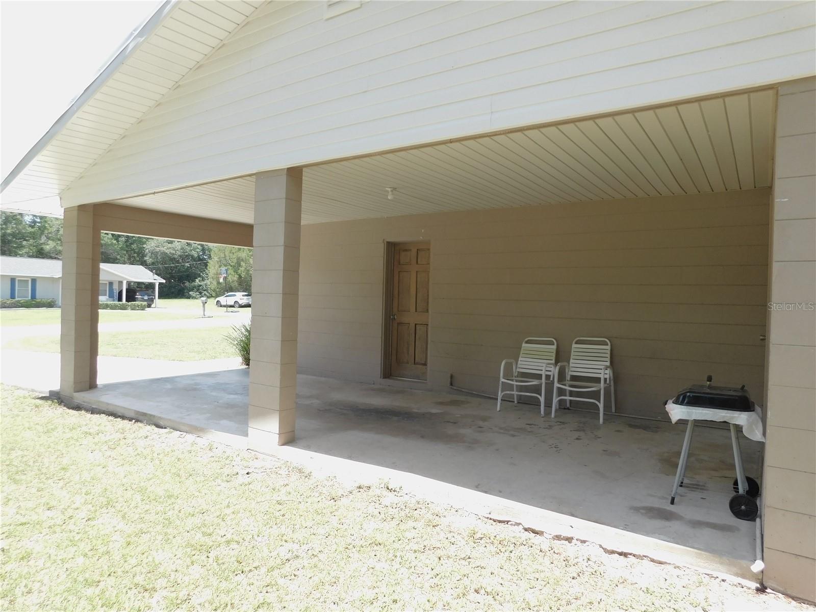 Image 22 of 46 For 721 Town Court A & B